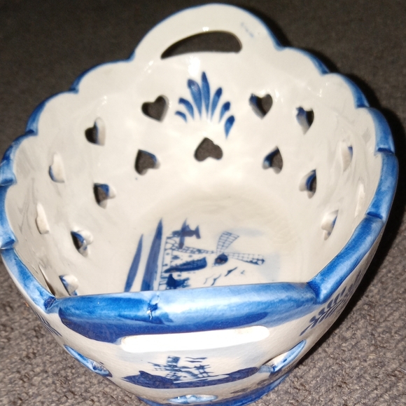 Holland Windmill Dec Ceramic Hand Painted Open Hearts Around The Trinkit Dish - Picture 4 of 8